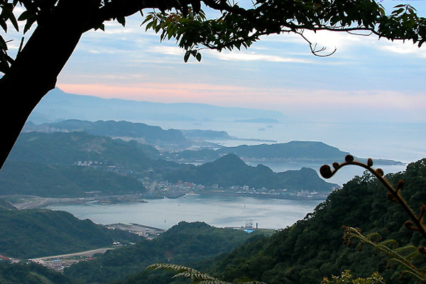 《九份之美》-米詩堤甜點王國 | 米詩堤官網，烘培，四季蛋糕，冰淇淋泡芙，黃金泡芙，芒果蛋糕，草莓蛋糕，貝多芬蛋糕，提拉米蘇寶盒，甜點