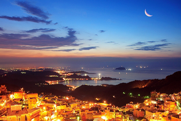 《九份之美》-米詩堤甜點王國 | 米詩堤官網，烘培，四季蛋糕，冰淇淋泡芙，黃金泡芙，芒果蛋糕，草莓蛋糕，貝多芬蛋糕，提拉米蘇寶盒，甜點