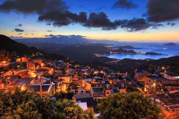 《九份之美》-米詩堤甜點王國 | 米詩堤官網，烘培，四季蛋糕，冰淇淋泡芙，黃金泡芙，芒果蛋糕，草莓蛋糕，貝多芬蛋糕，提拉米蘇寶盒，甜點